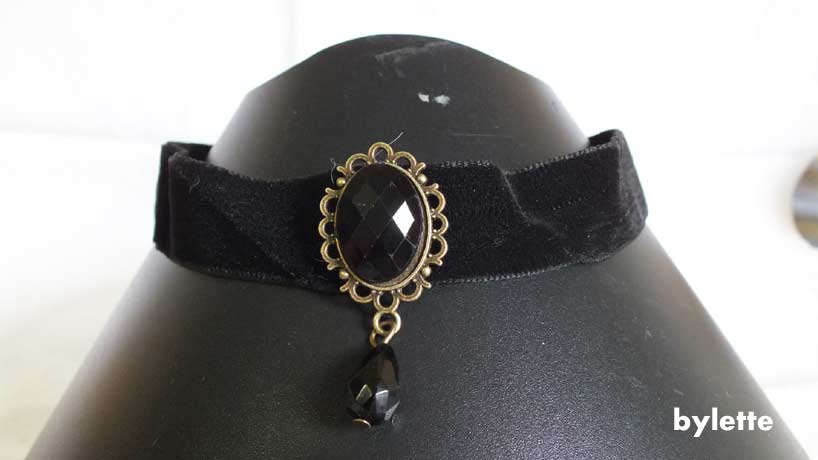 Vintage black necklace